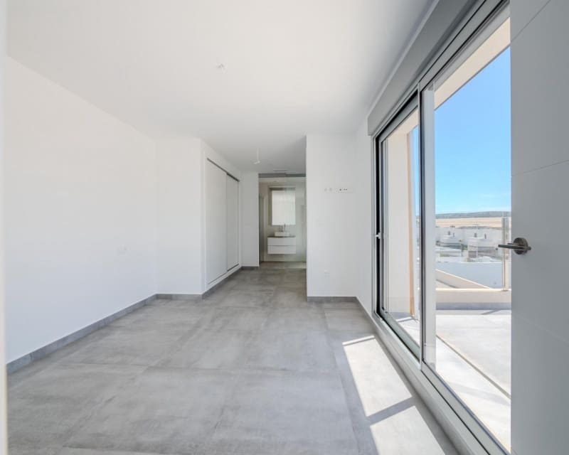 Chalet de 4 habitaciones en Algorfa en venta con piscina - 669.000 € (Ref: 9895540)