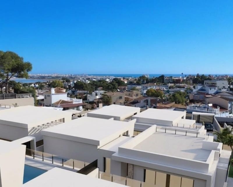 3 chambre Villa/Maison à vendre à Los Balcones avec piscine - 700 000 € (Ref: 9895545)