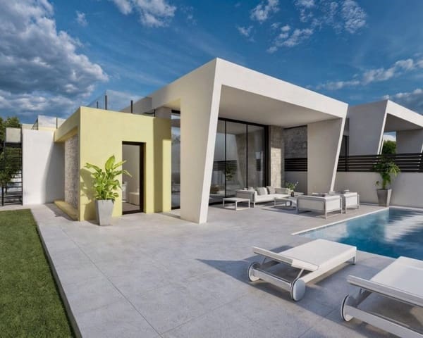 Chalet de 3 habitaciones en Los Balcones en venta con piscina - 700.000 € (Ref: 9895545)