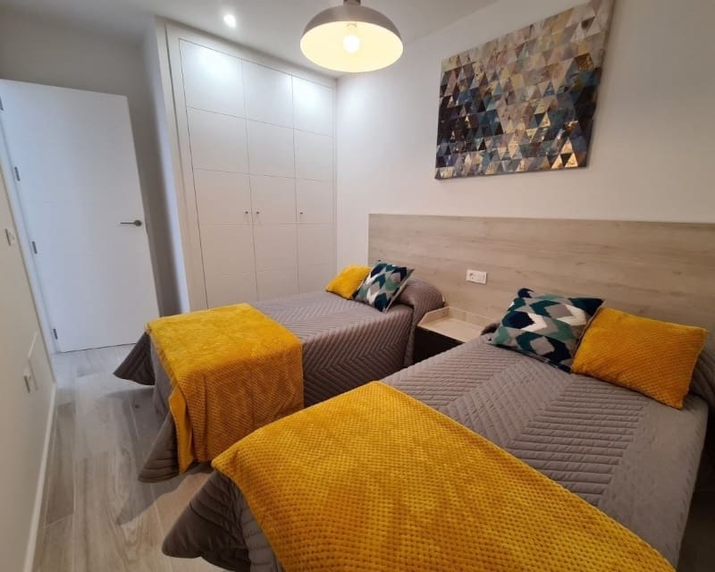 Casa de 3 habitaciones en Avileses en venta con piscina - 294.900 € (Ref: 9895548)