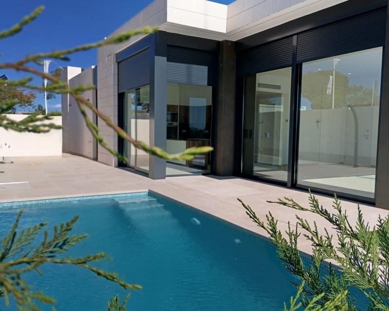 3 soveværelse Villa til salg i Pilar de la Horadada med swimmingpool garage - € 586.000 (Ref: 9926453)
