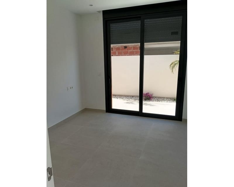 3 soveværelse Villa til salg i Pilar de la Horadada med swimmingpool garage - € 586.000 (Ref: 9926453)