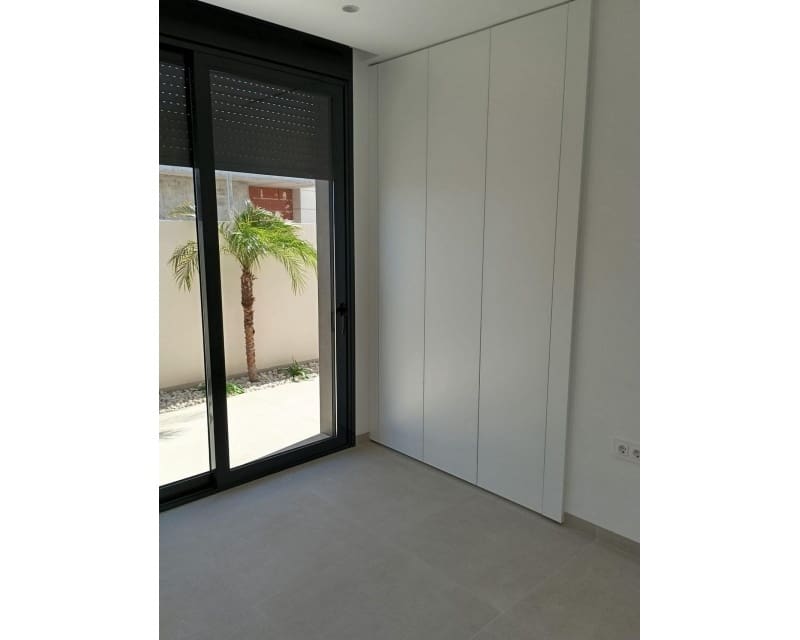 3 soveværelse Villa til salg i Pilar de la Horadada med swimmingpool garage - € 586.000 (Ref: 9926453)