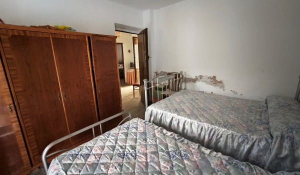 6 camera da letto Casa in vendita in Gor con garage - 141.000 € (Rif: 10007731)