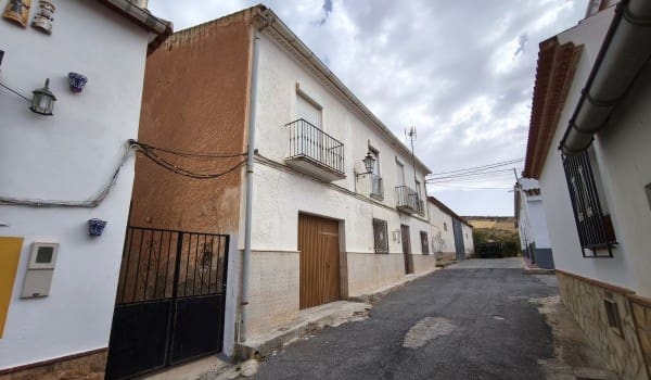 6 quarto Casa em Banda para venda em Gor com garagem - 141 000 € (Ref: 10007731)