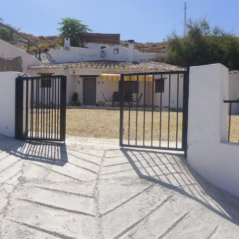 3 bedroom Cave House for sale in Galera with garage - € 114,000 (Ref: 10024585)
