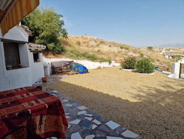 3 bedroom Cave House for sale in Galera with garage - € 114,000 (Ref: 10024585)