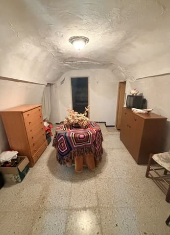 6 slaapkamer Grotwoning te koop in Benamaurel met garage - € 86.000 (Ref: 10024688)