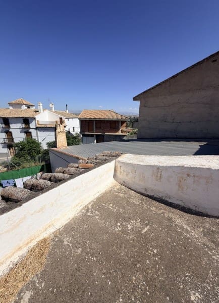 6 slaapkamer Grotwoning te koop in Benamaurel met garage - € 86.000 (Ref: 10024688)