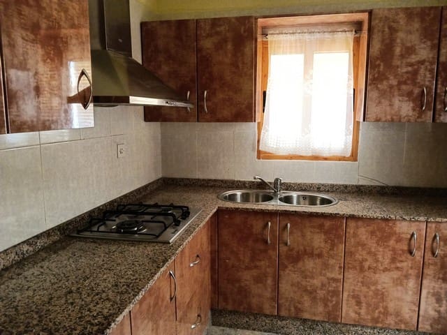 4 slaapkamer Finca/Landhuis te koop in Los Carriones, Castilléjar met garage - € 90.000 (Ref: 10034173)