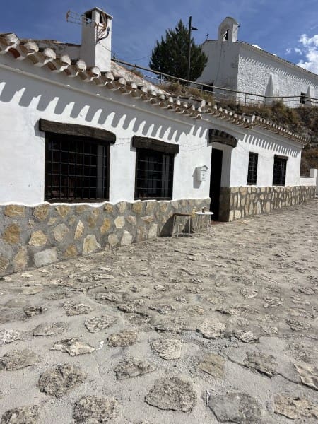 3 bedroom Cave House for sale in Galera - € 73,000 (Ref: 10035696)