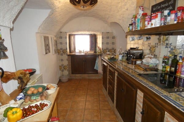 4 bedroom Cave House for sale in Los Laneros with garage - € 120,000 (Ref: 10035780)