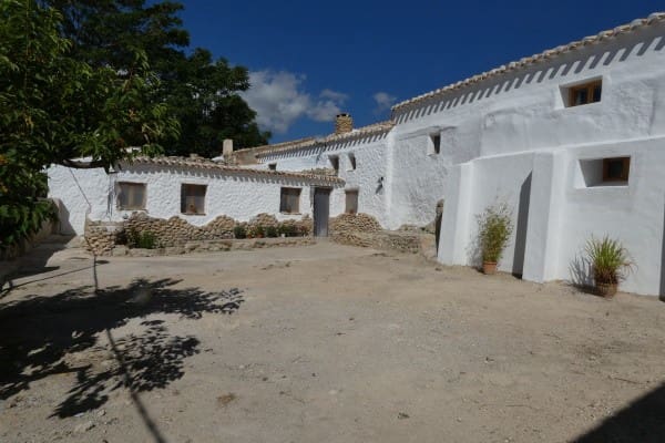 4 slaapkamer Grotwoning te koop in Huéscar met garage - € 150.000 (Ref: 10035960)