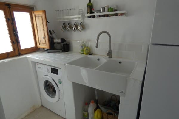 4 soveværelse Hulehus til salg i Huéscar med garage - € 150.000 (Ref: 10035960)
