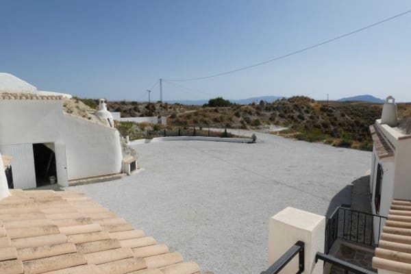 6 soverom Grottehus til salgs i Los Olivos, Castilléjar med garasje - € 257 500 (Ref: 10044391)