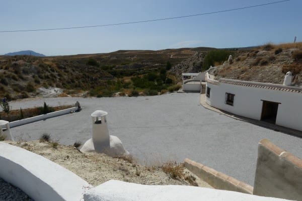 6 soverom Grottehus til salgs i Los Olivos med garasje - € 257 500 (Ref: 10044391)