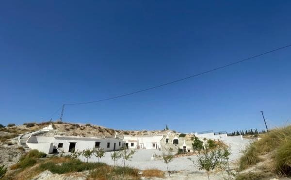 6 soverom Grottehus til salgs i Los Olivos med garasje - € 257 500 (Ref: 10044391)