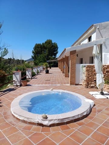 5 slaapkamer Villa te koop in Huéscar met zwembad garage - € 275.000 (Ref: 10054485)