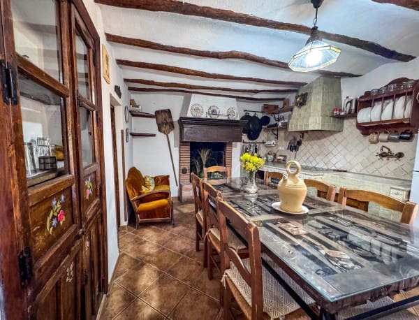 13 sypialnia Finka/Dom wiejski na sprzedaż w Freila z basenem garażem - 315 000 € (Ref: 10057341)