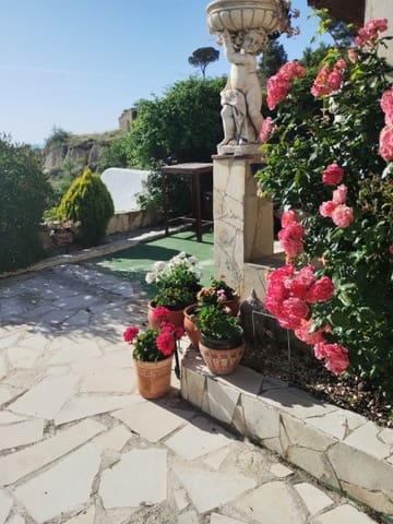 7 bedroom Cave House for sale in Baza with garage - € 189,950 (Ref: 10101058)