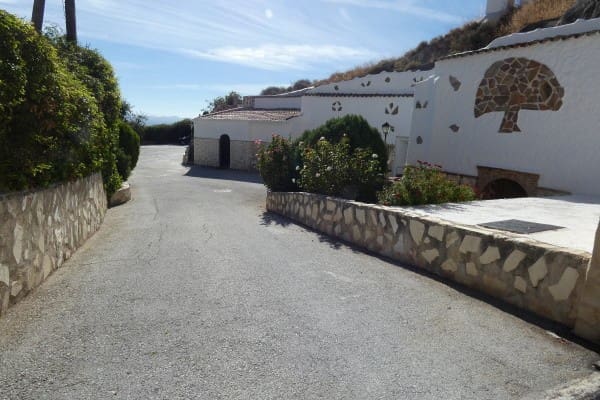 7 bedroom Cave House for sale in Baza with garage - € 189,950 (Ref: 10101058)