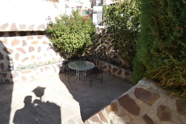 7 bedroom Cave House for sale in Baza with garage - € 189,950 (Ref: 10101058)