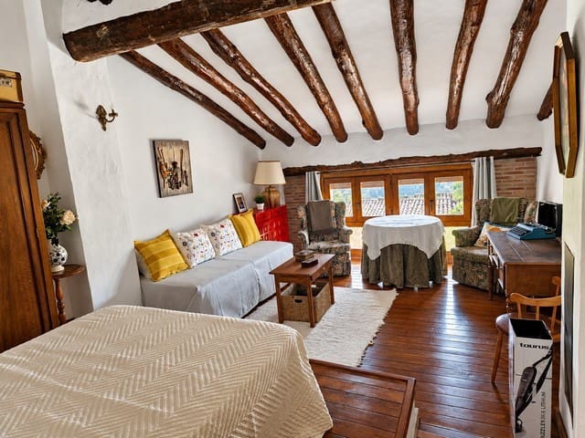 5 bedroom Cave House for sale in Galera - € 155,000 (Ref: 10117076)
