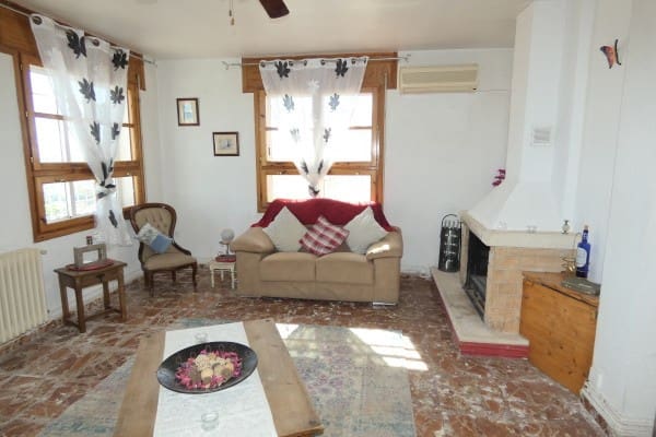 8 bedroom Townhouse for sale in Baza with pool garage - € 249,750 (Ref: 10118076)