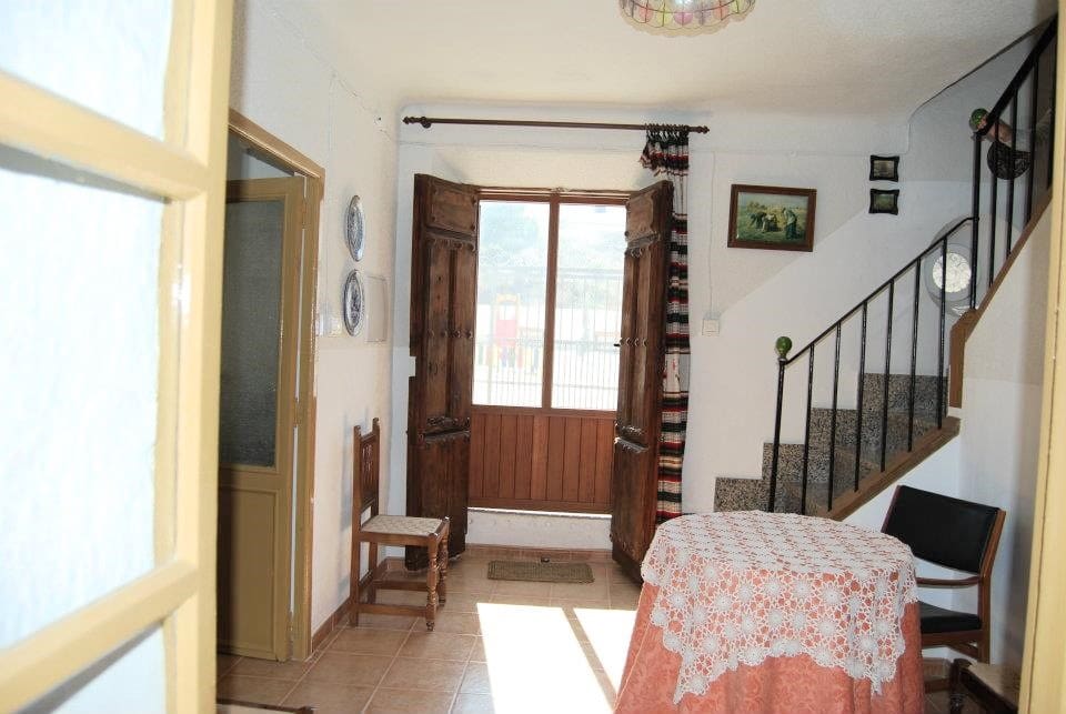 7 bedroom Cave House for sale in Cuevas del Campo - € 130,000 (Ref: 10127406)