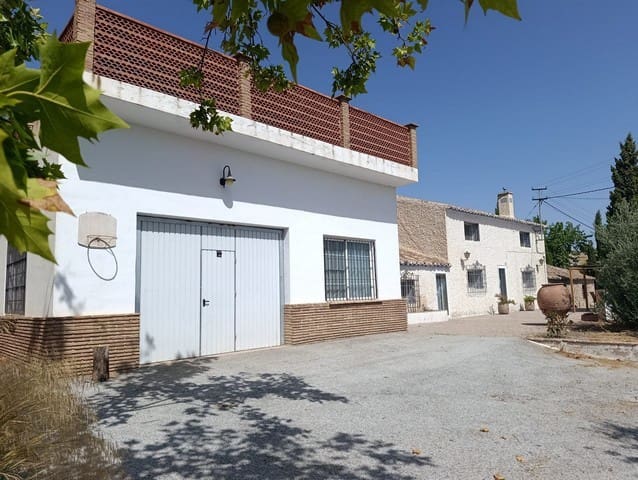 5 soveværelse Finca/Landehus til salg i Baza med swimmingpool garage - € 580.000 (Ref: 10163214)