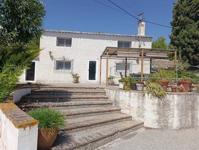 5 soveværelse Finca/Landehus til salg i Baza med swimmingpool garage - € 580.000 (Ref: 10163214)