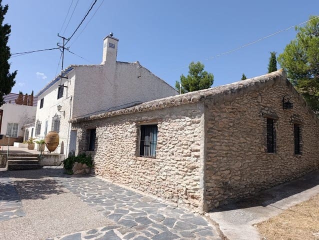 5 soveværelse Finca/Landehus til salg i Baza med swimmingpool garage - € 580.000 (Ref: 10163214)