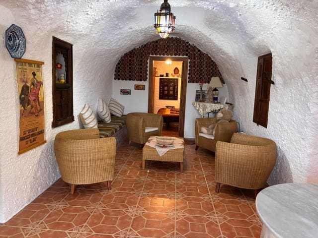 Casa Cueva de 3 habitaciones en Pulpite, Cúllar en venta con garaje - 122.000 € (Ref: 10177432)