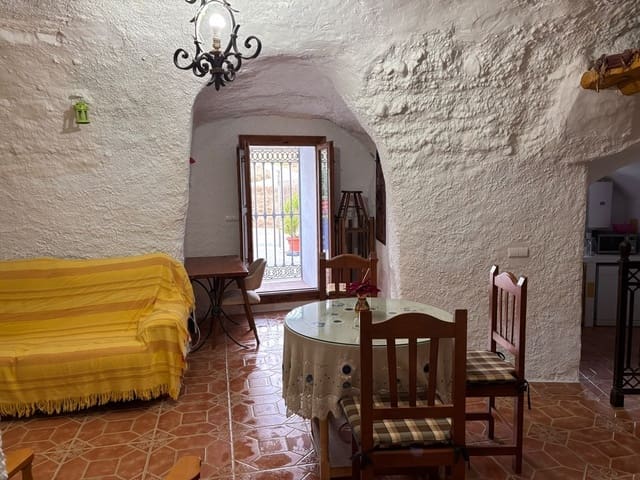 Casa Cueva de 3 habitaciones en Pulpite, Cúllar en venta con garaje - 122.000 € (Ref: 10177432)