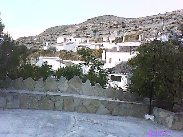 2 soveværelse Hulehus til salg i Galera - € 34.950 (Ref: 4259551)