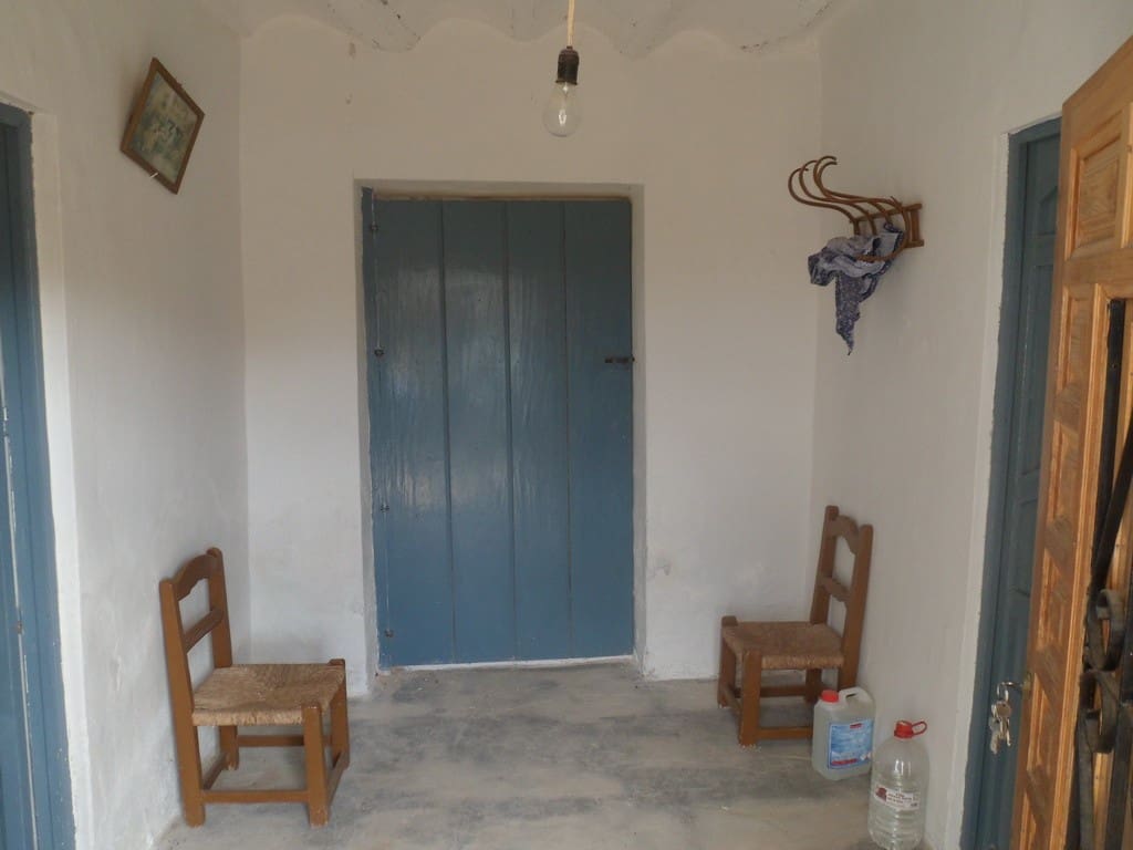 6 slaapkamer Finca/Landhuis te koop in Baza - € 55.000 (Ref: 4492036)