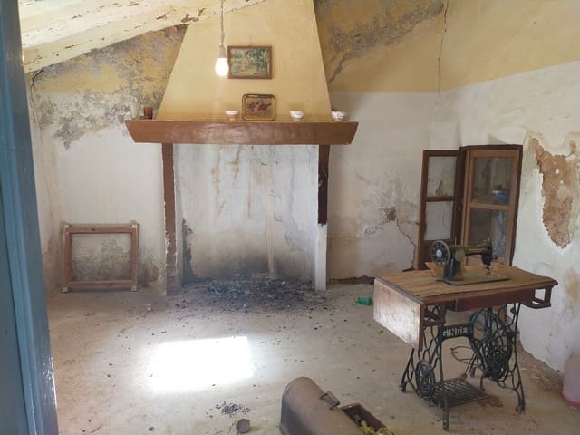 6 sovrum Finca/Hus på landet till salu i Baza - 55 000 € (Ref: 4492036)