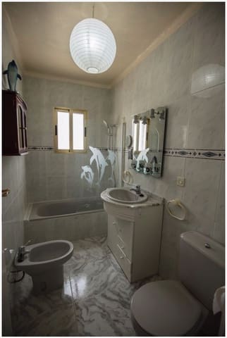 7 bedroom Commercial for sale in Castilléjar with pool - € 159,000 (Ref: 5265166)