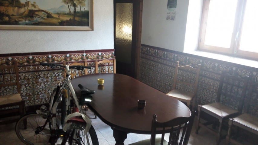 10 bedroom Townhouse for sale in Zujar - € 44,000 (Ref: 5265290)