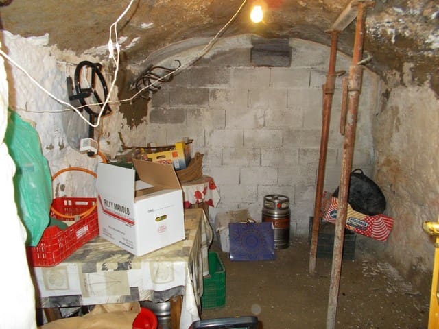 3 slaapkamer Grotwoning te koop in Caniles - € 36.000 (Ref: 6333427)