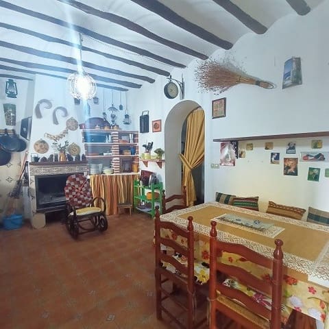 6 soveværelse Finca/Landehus til salg i Fontanar, Pozo Alcón - € 85.000 (Ref: 7240435)