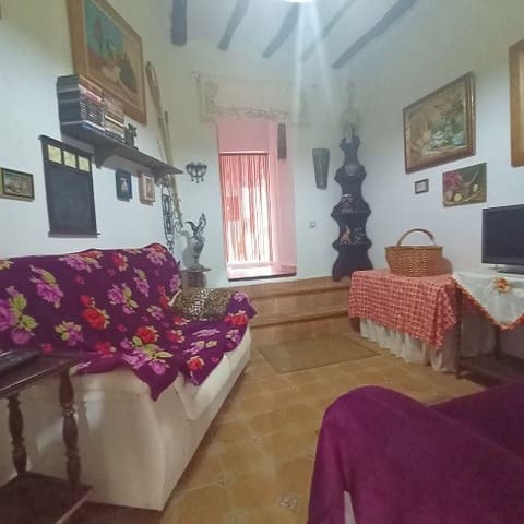 6 soveværelse Finca/Landehus til salg i Fontanar, Pozo Alcón - € 85.000 (Ref: 7240435)