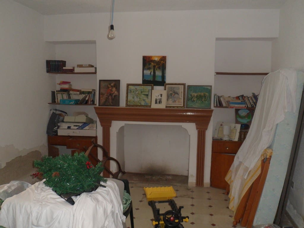 5 soveværelse Byhus til salg i Campo Camara - € 49.950 (Ref: 7240548)