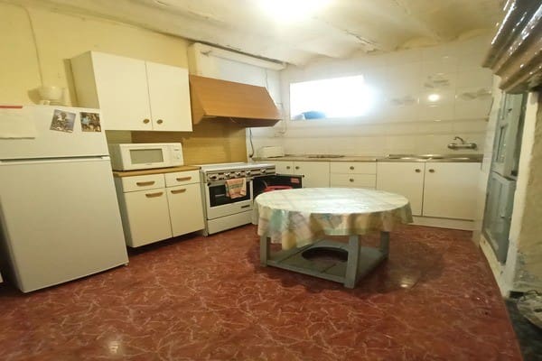 7 bedroom Villa for sale in Quesada - € 56,000 (Ref: 8369476)