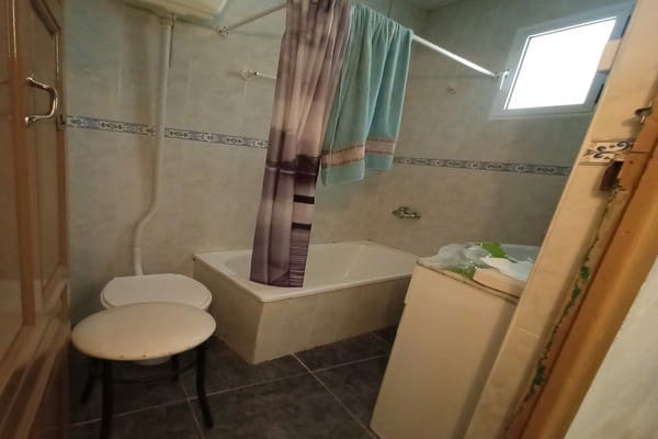 7 bedroom Villa for sale in Quesada - € 56,000 (Ref: 8369476)