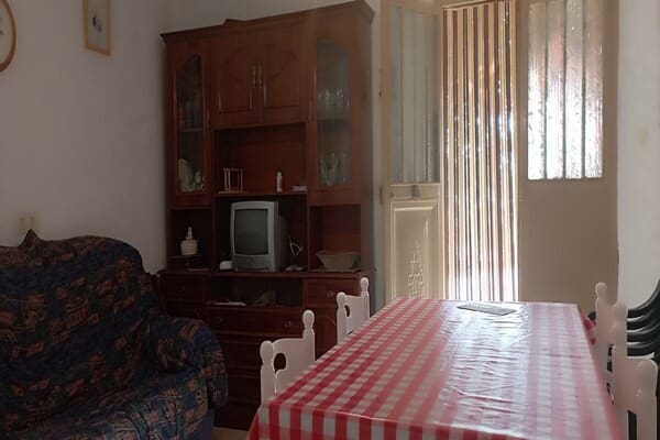 4 bedroom Semi-detached Villa for sale in Los Rosales - € 46,000 (Ref: 8369479)