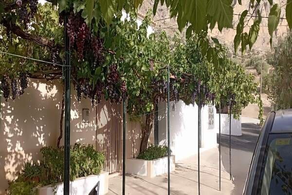 4 bedroom Semi-detached Villa for sale in Los Rosales - € 46,000 (Ref: 8369479)