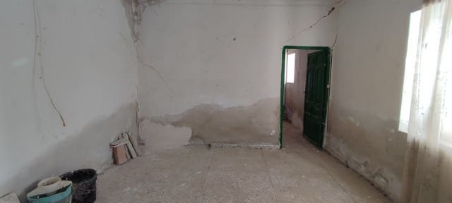 Grotwoning te koop in Caniles - € 42.000 (Ref: 8369482)