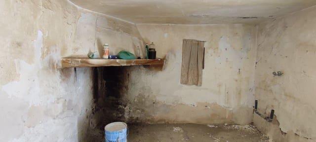 Grotwoning te koop in Caniles - € 42.000 (Ref: 8369482)