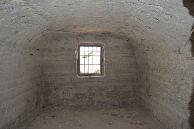 5 bedroom Cave House for sale in Baza - € 45,000 (Ref: 8369504)